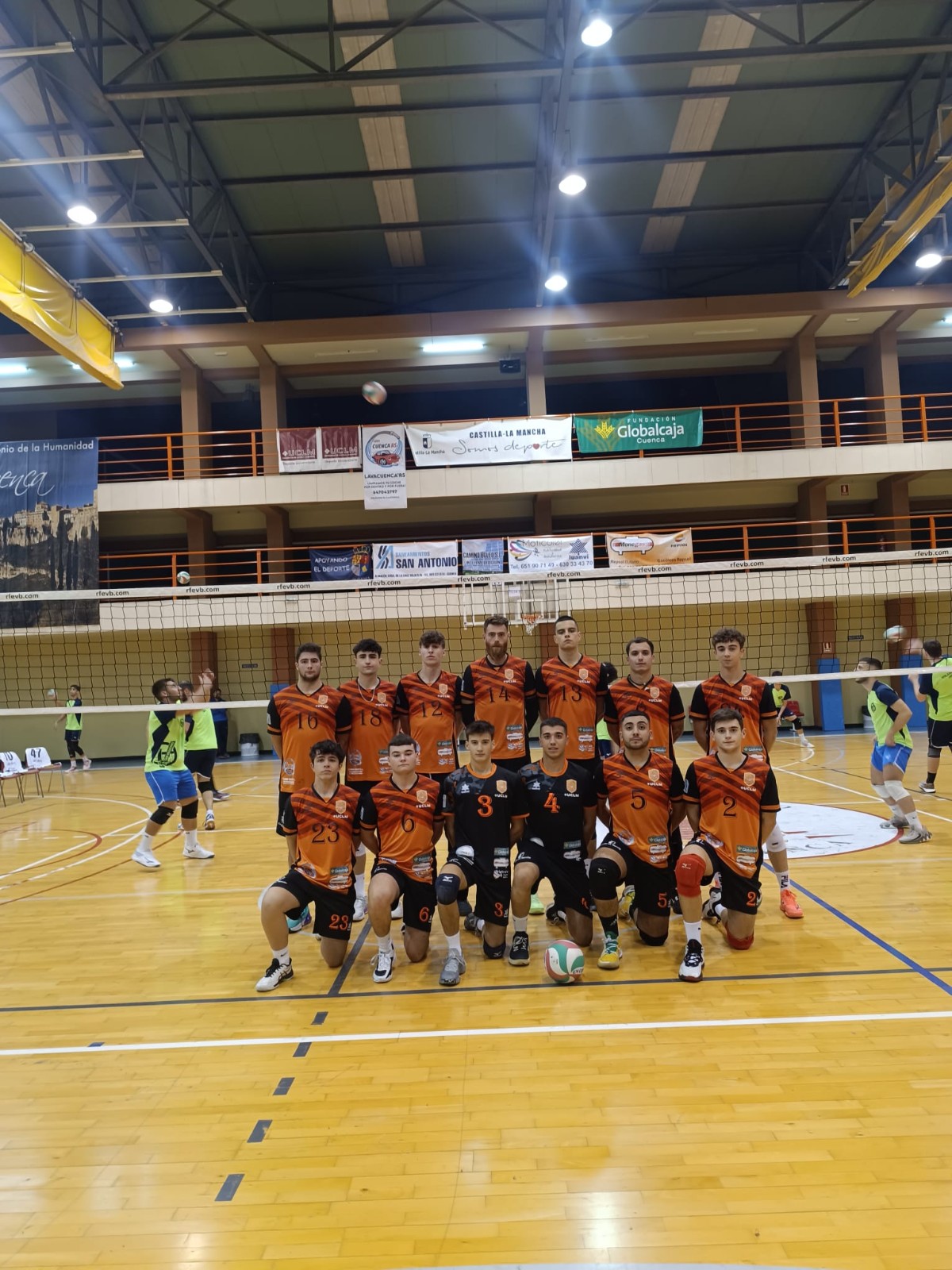 EL CV CUENCA ENCADENA SU SEGUNDA VICTORIA EN UN GRAN PARTIDO ANTE EL VOLEADORES CIEZA (3-2)