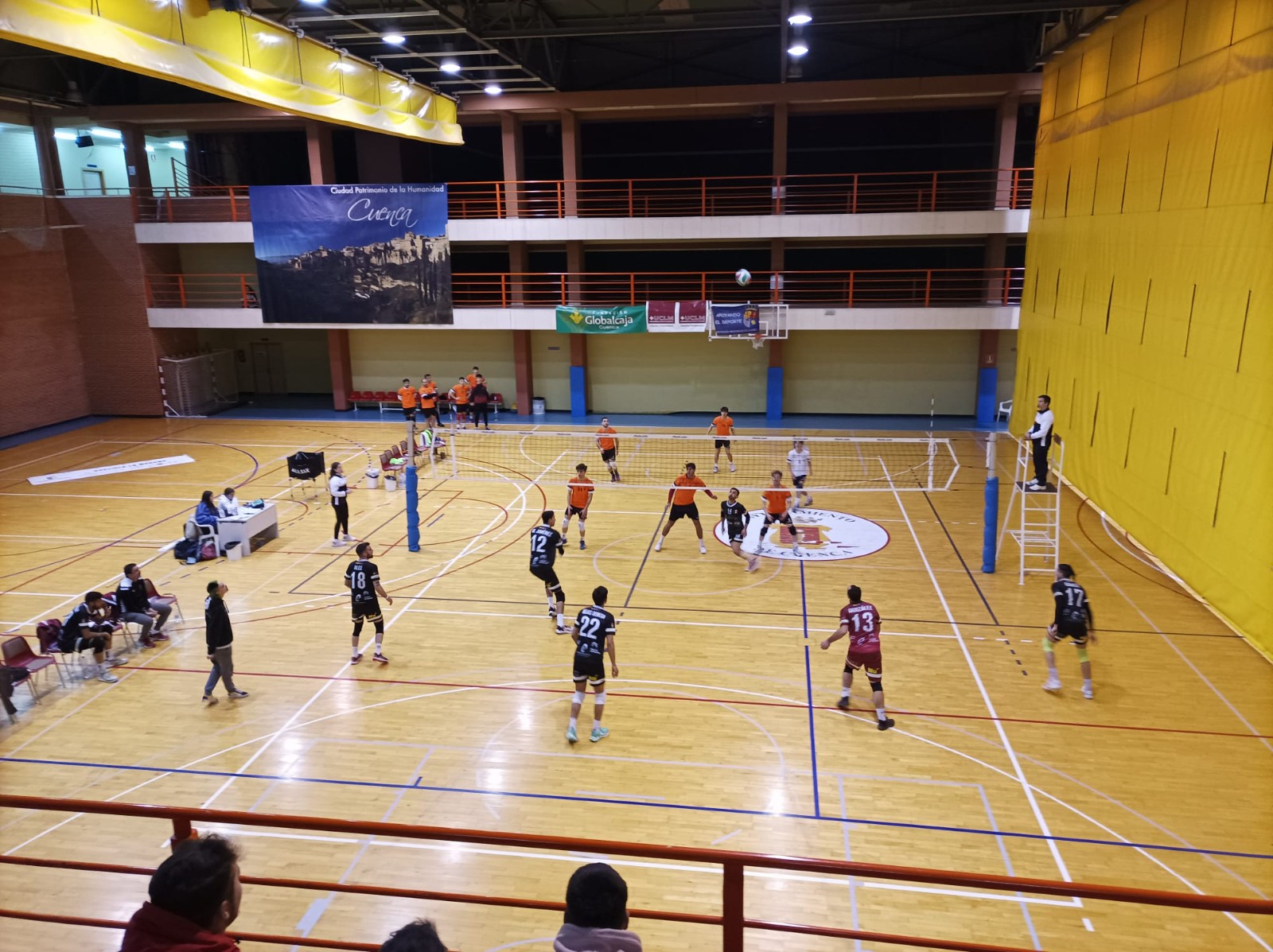 EL CV CUENCA SUMA UN VALIOSO PUNTO ANTE EL LÍDER AULA VERITAS JUDESA VOLEIBOL (2-3)